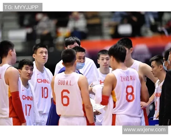 上海篮球队在世界杯预选赛中以59分稳居积分榜首位展现强劲实力